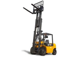  Heavy Duty Diesel Forklift Truck 3 Ton Counterbalanced Small Overall Dimension Manufactures