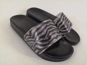 Hot Sale Cute Outdoor Slippers , Factory Price Casual Slippers Outdoor Manufactures