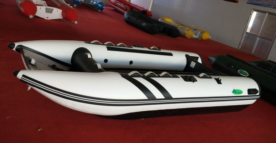 PVC Fabric Catamaran Work Boat 450cm Inflatable Catamaran Boats For Water Sports