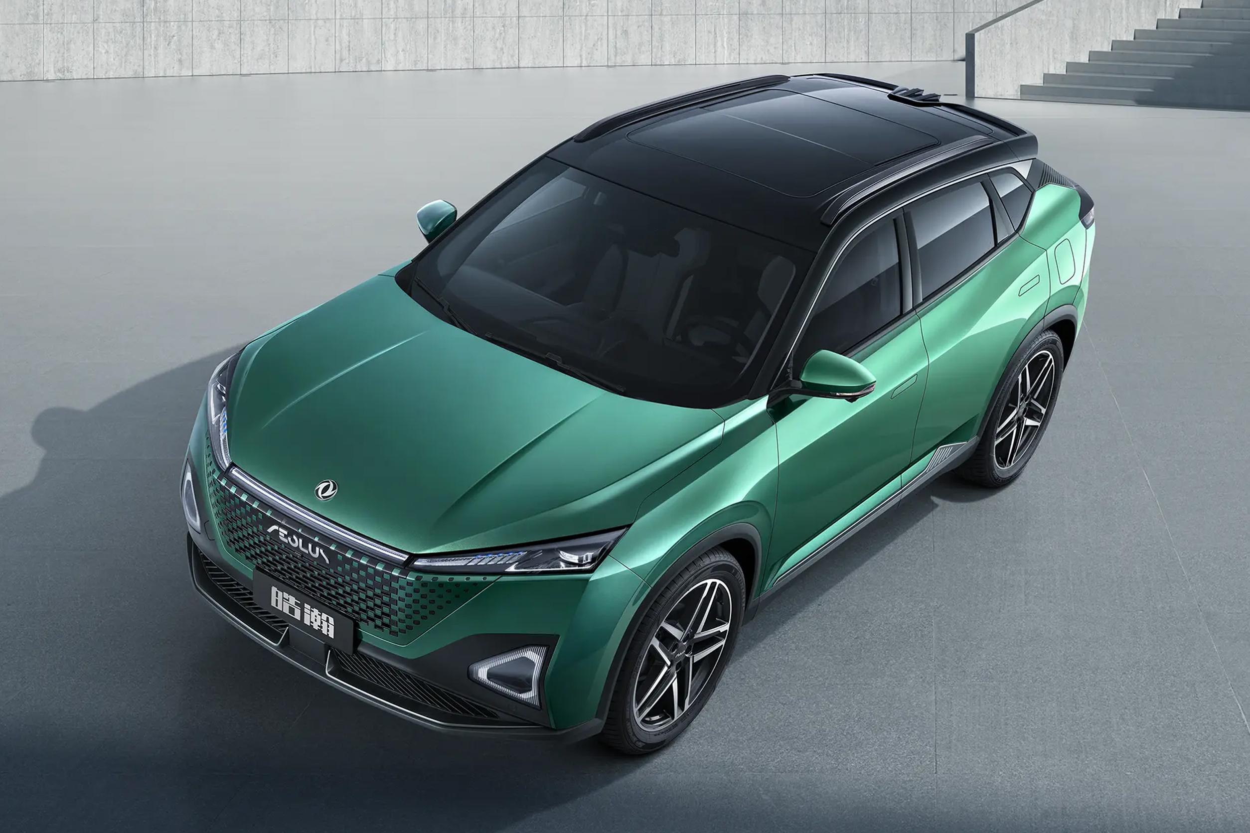 Dongfeng AEOLUS Haohan Gas Car 5-door 5-seater LED Electric Metal Leather Turbo SUV with ACC and Automatic Transmission