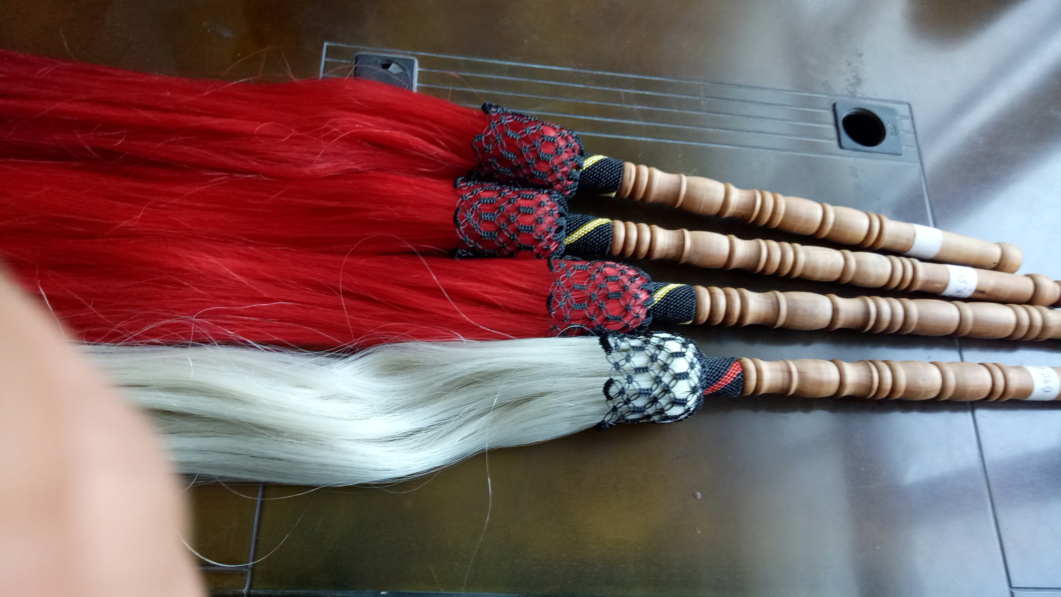 4-30'' Long Locust Handle Horse Tail Fly Whisk Colorful Horse Hair Fly Swatter