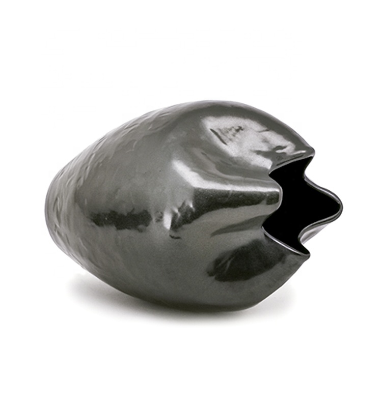 High quality creative Petals shape black luxury ceramic vase with metal glazed for table decor