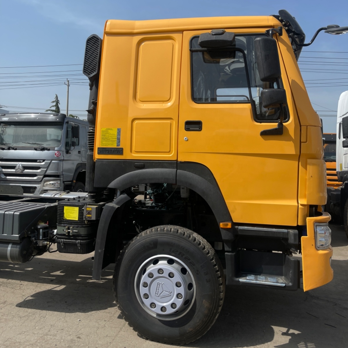 10 Forward Shift Sinotruk Howo 6x4 Dump Tipper Truck Left Hand Drive with Video Support
