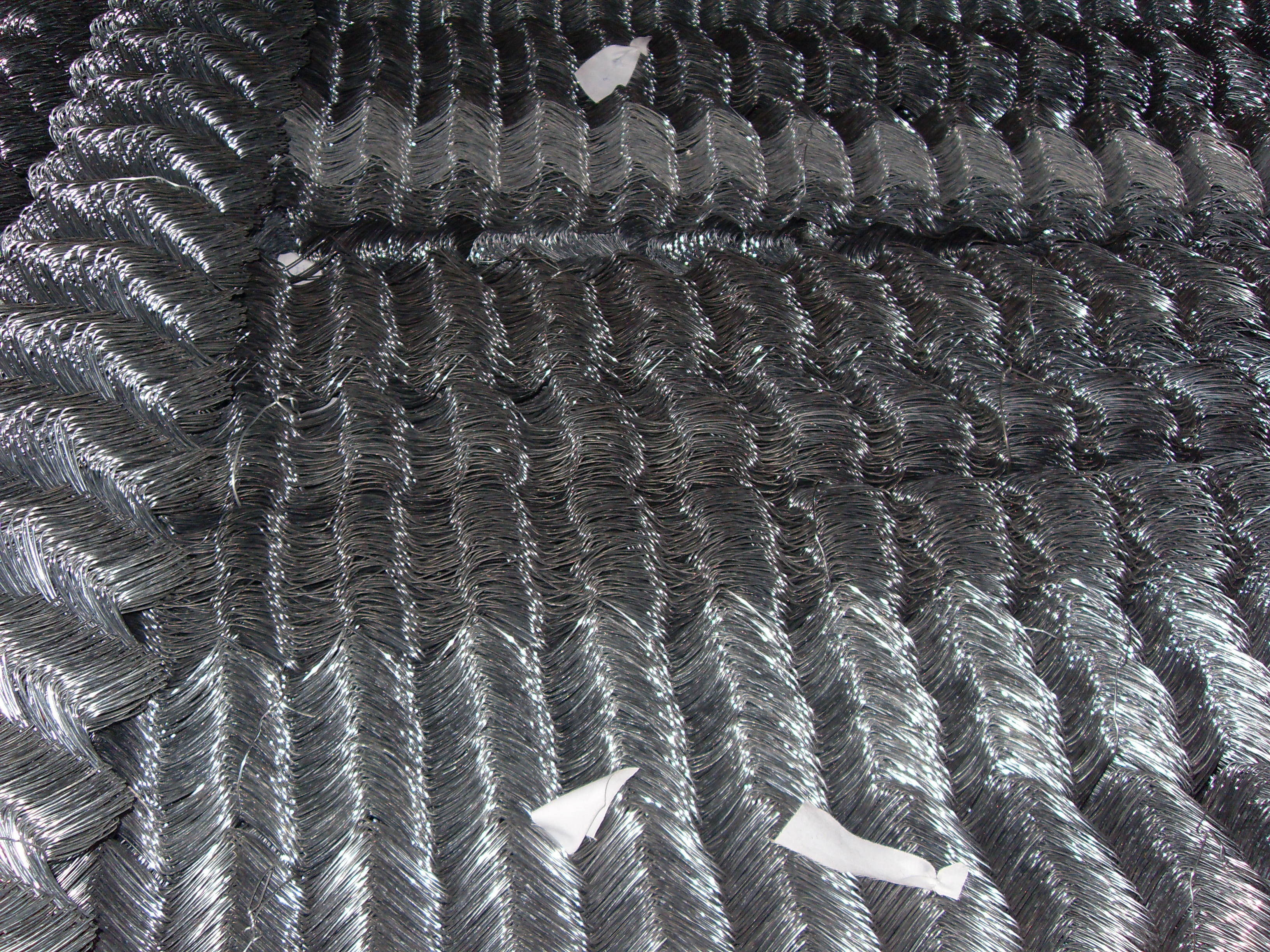 galvanized chain link fence-diamond wire mesh- pvc coated chain link fence
