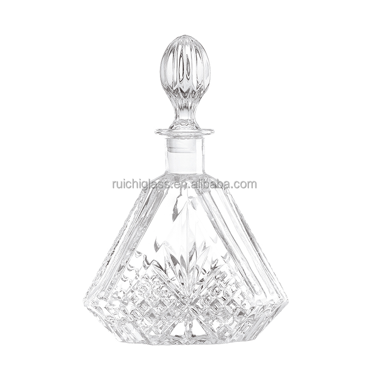 end Whisky Glass Bottle with Embossed Logo and Super Flint Glass Material