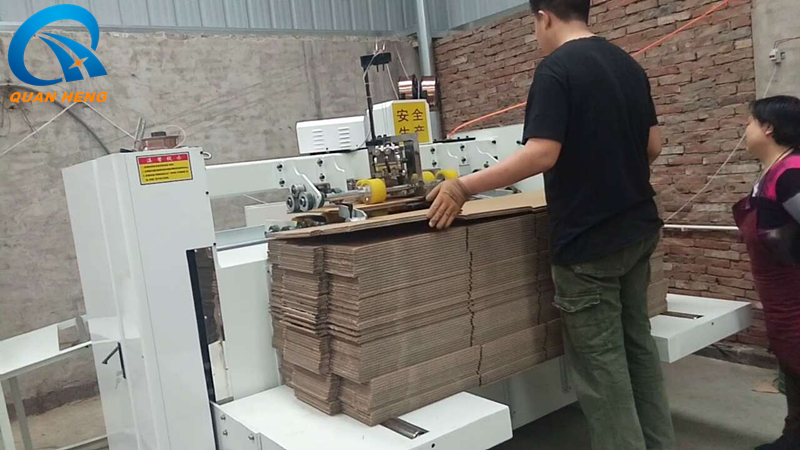 Double Servo  Semi-automatic  Folding Stitching machine for corrugated carton box