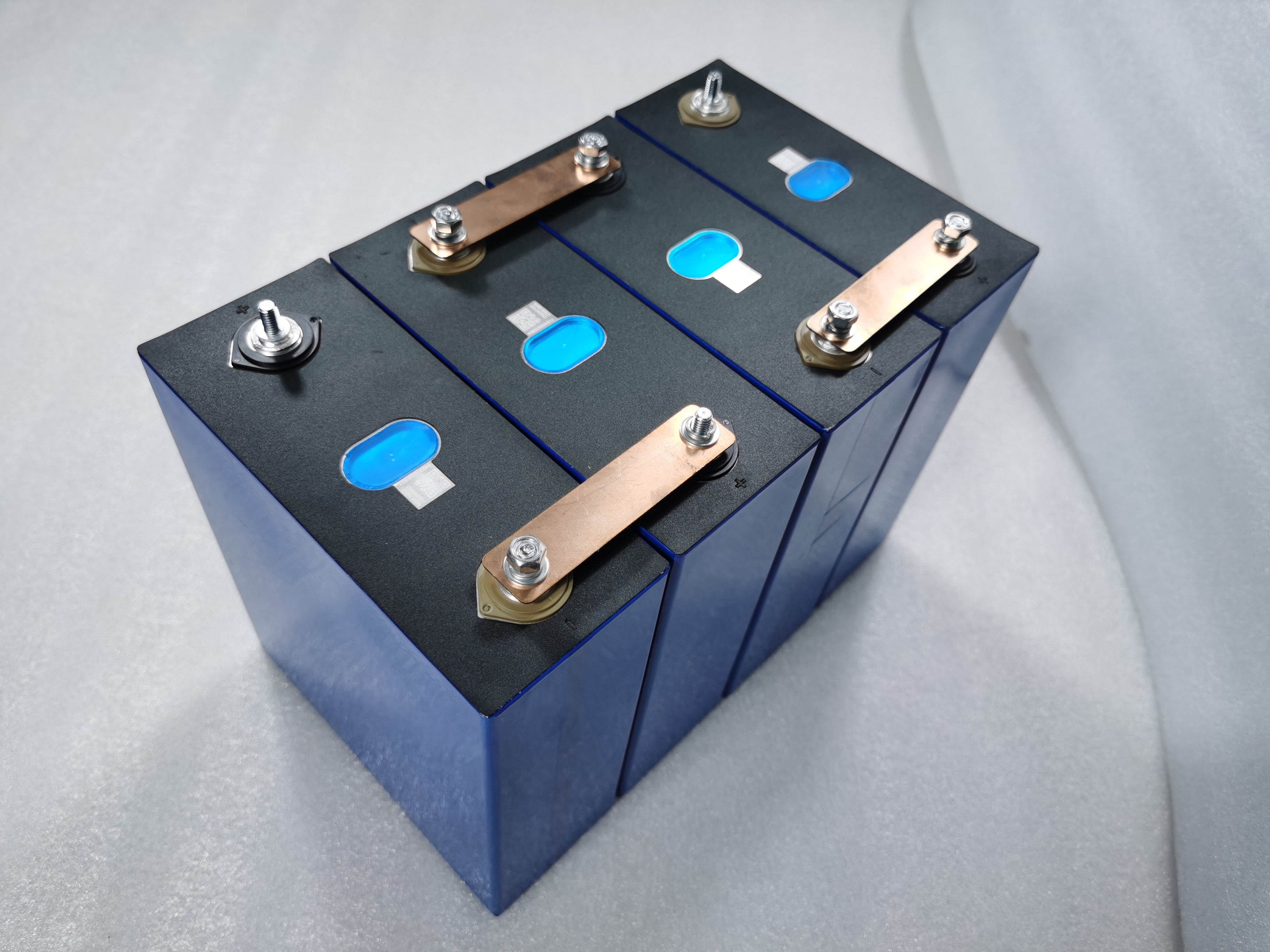 EVE Battery Lifepo4 Lithium Ion 320ah 3.2v For Solar Energy Storage System
