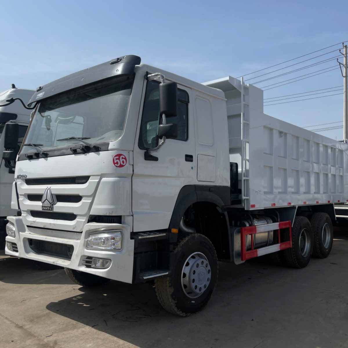 Left Rudder 375HP 10 Wheeler Sinotruk Dump Truck 30tons Second Hand 6x4 HOWO Tipper