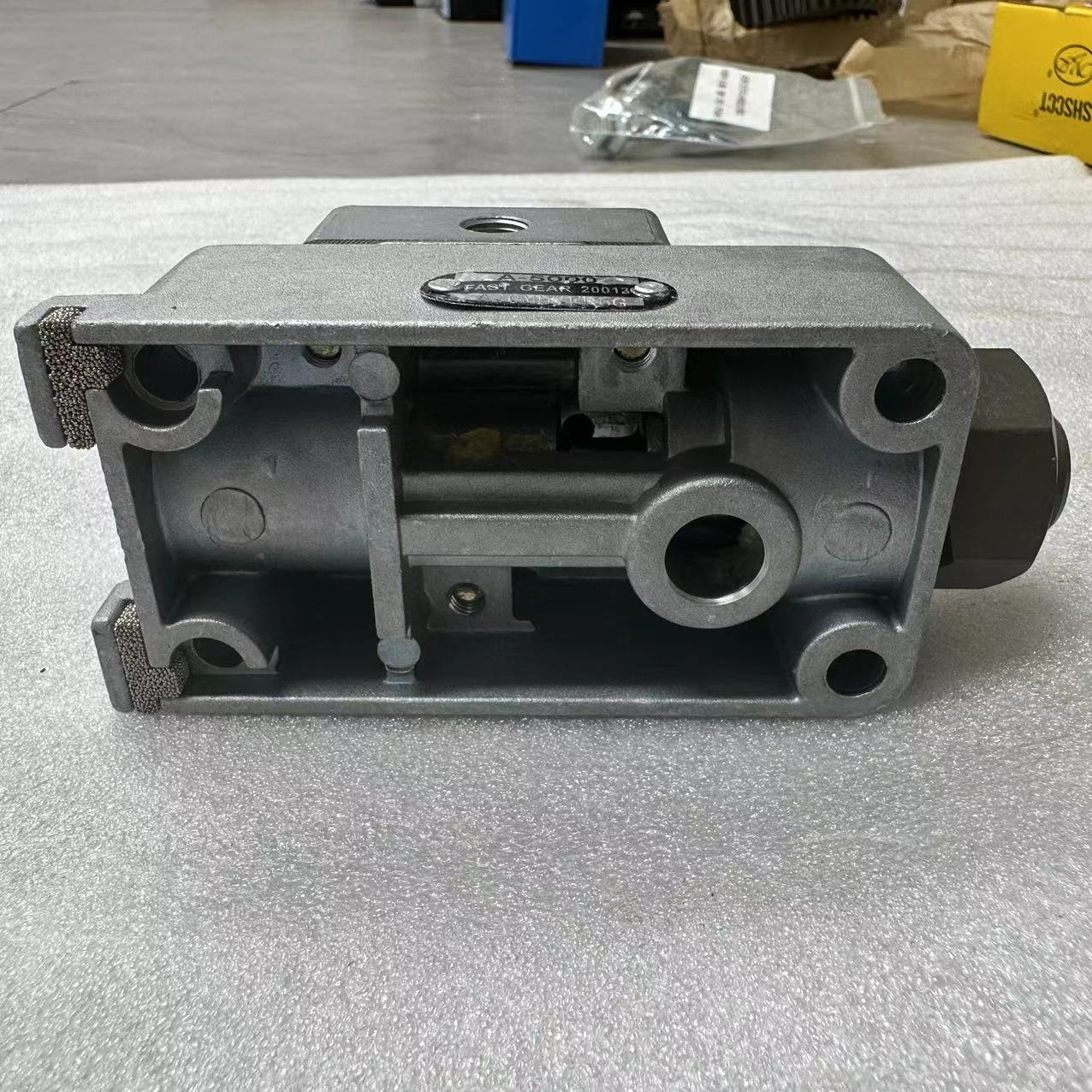 Original Transmission Follow-up Valve A5000 for Shacman Trucks in Excellent Condition