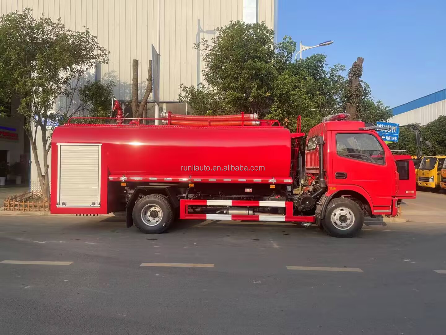 Factory DFAC DongFeng Small Fire Truck Forest Fire Fighting Water Tank Fire Truck
