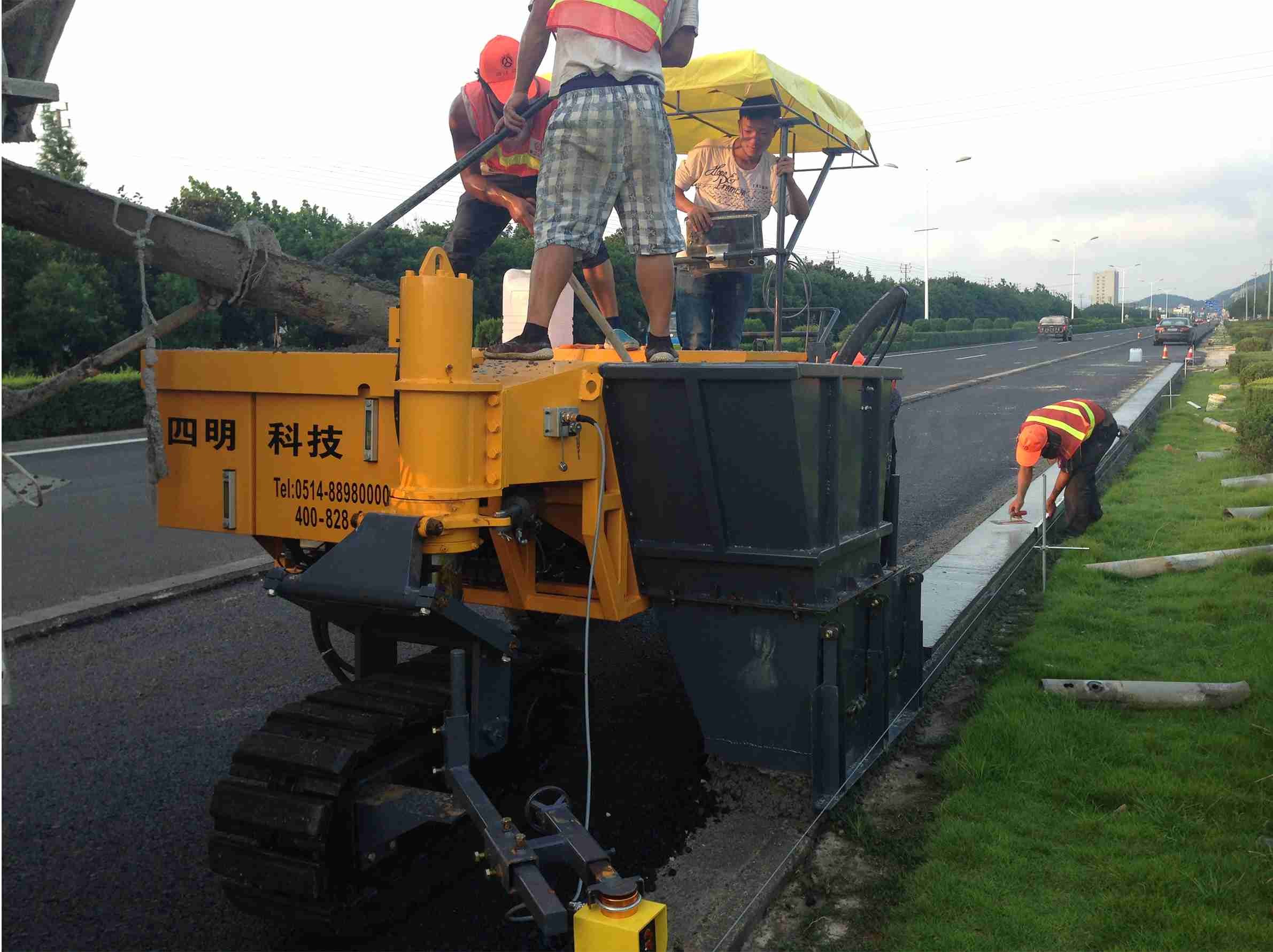Flexible Concrete Slip Form Paver Machines Used For Paving Roads