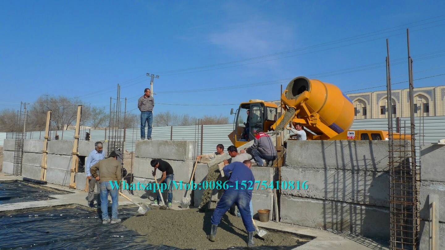 Rotating Drum Concrete Cement Mixer Machine Self Loading Mobile Type 2.0M3 Output
