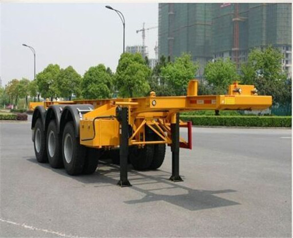 1100R20 Tire 60 Ton Capacity Flat Bed Semi Trailer With 12 Twist Container Locks
