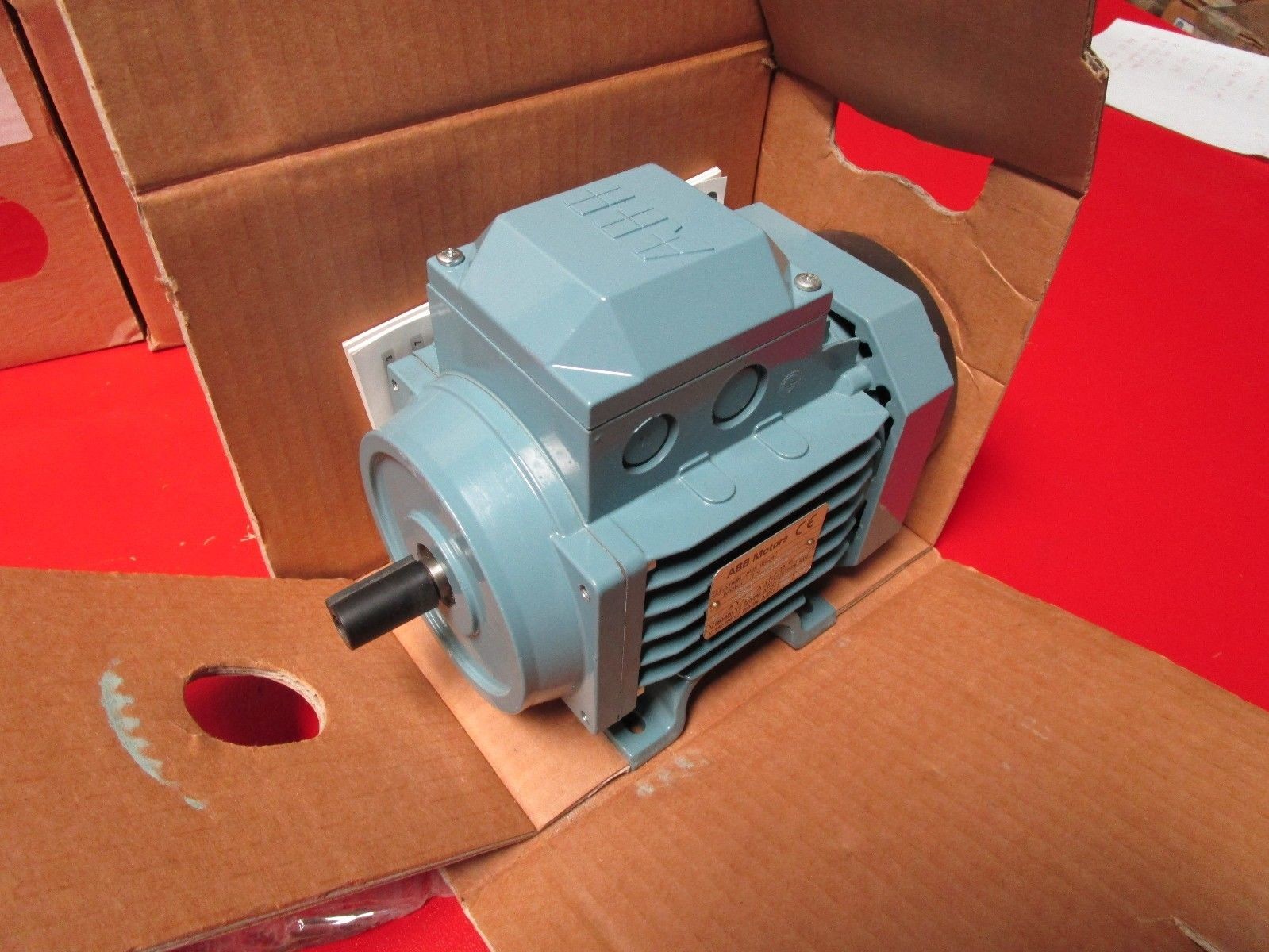 M2VA71C-4 brand new and original,grey is main color,3-5 working day of deliver time.