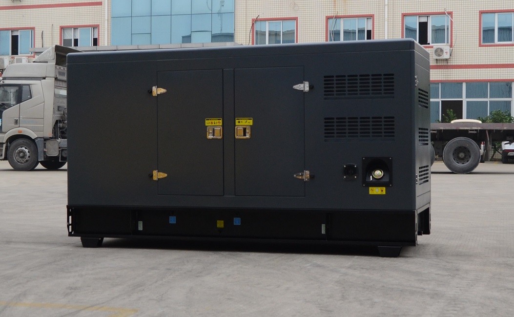 Water Cooled 125KVA 100KW Cummins Silent Diesel Generator