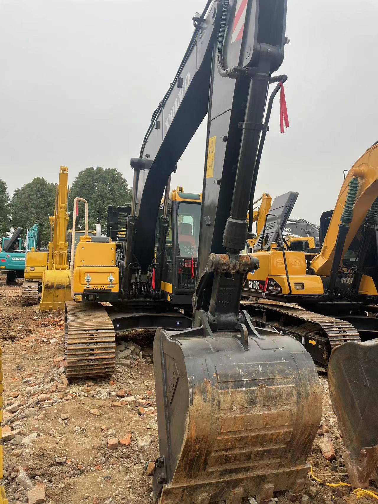 Used 14 Ton Digging Machine VOLVO EC140B Second Hand Excavator