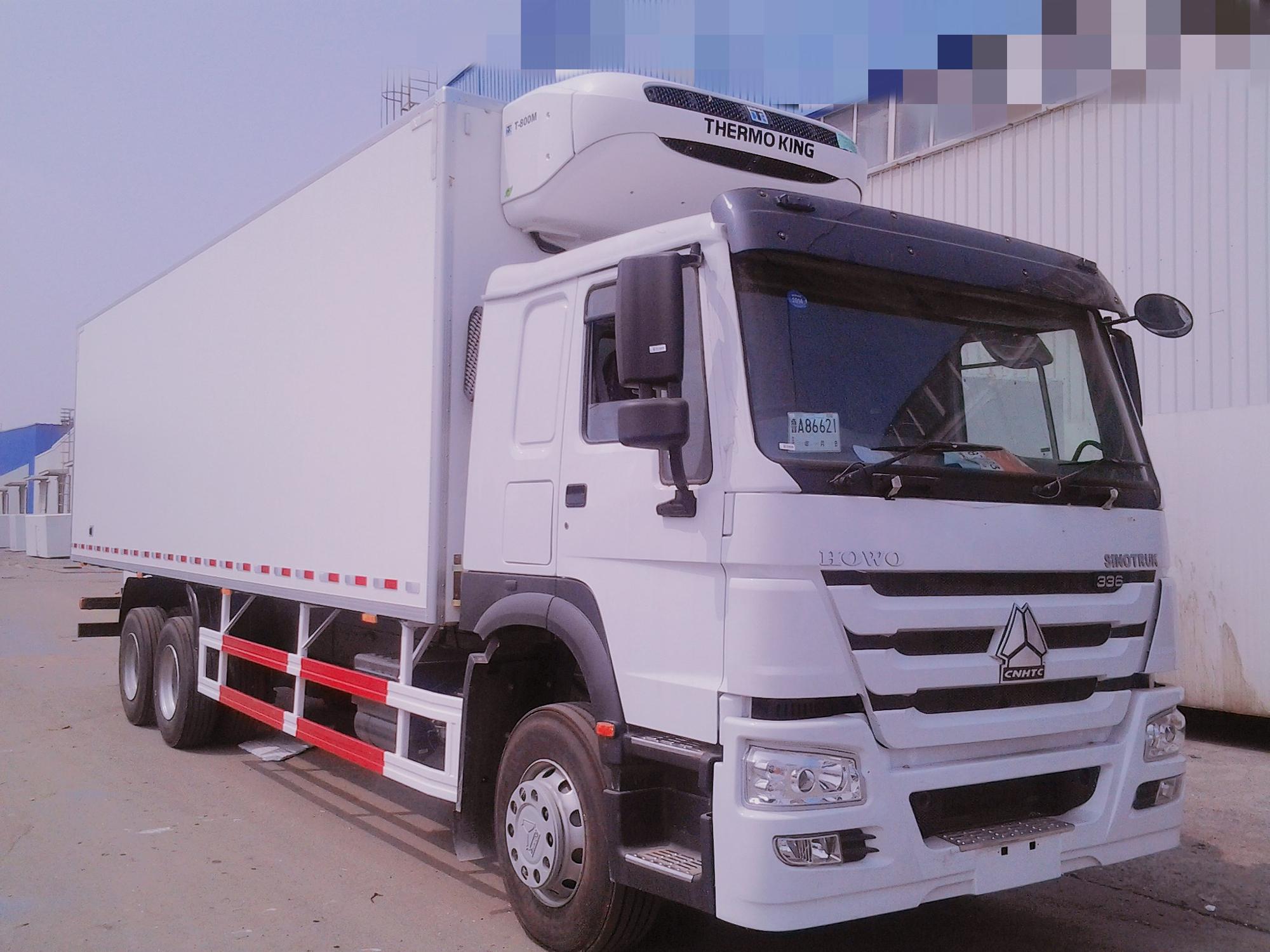 Sinotruk HOWO 6x4 heavy duty refrigerator truck