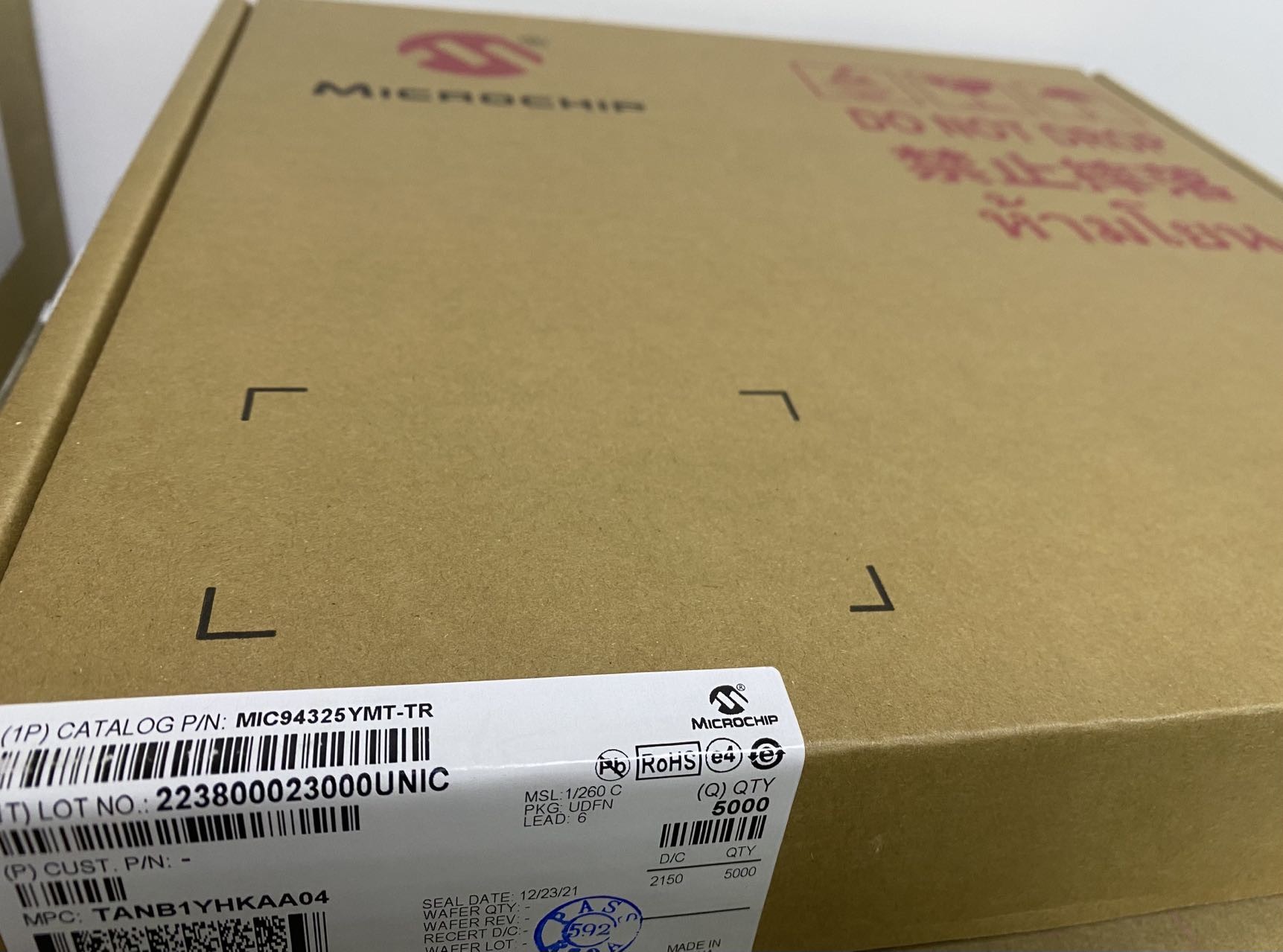  MIC94325 MIC94325YMT-TR Linear Voltage Regulator IC Positive 1 Output 500mA Manufactures