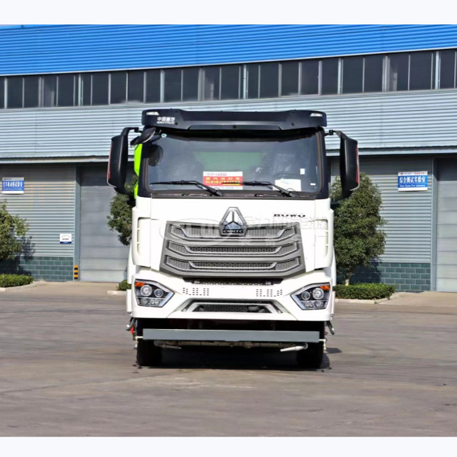 Small Vacuum Road Sweeper Truck With 3-20km/H Sweep Driving Speed