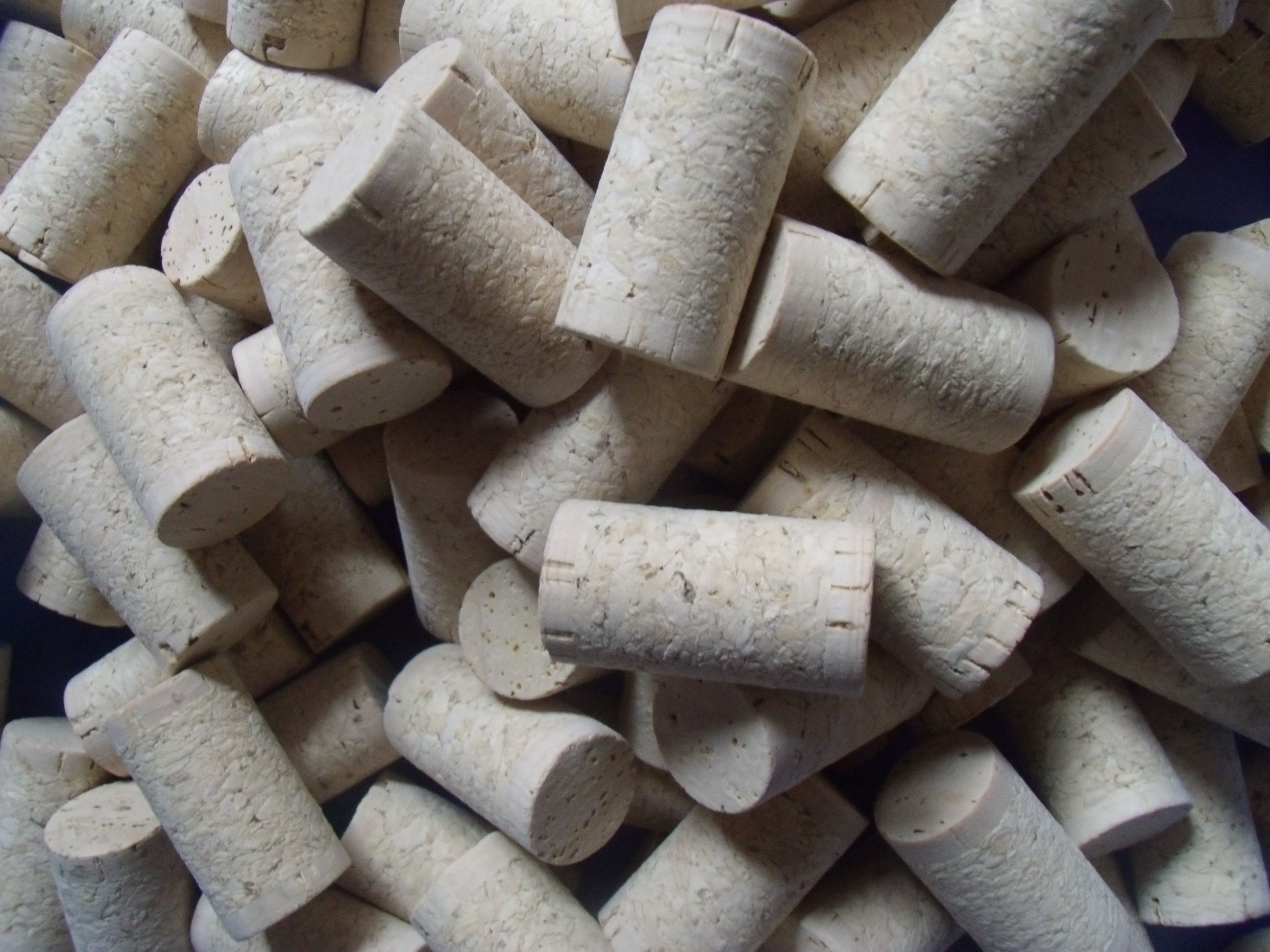 A Grade 1+1 Wine Cork Stopper & Champagne Cork 24*44MM with Fine Grain Agglomerated Cork Material