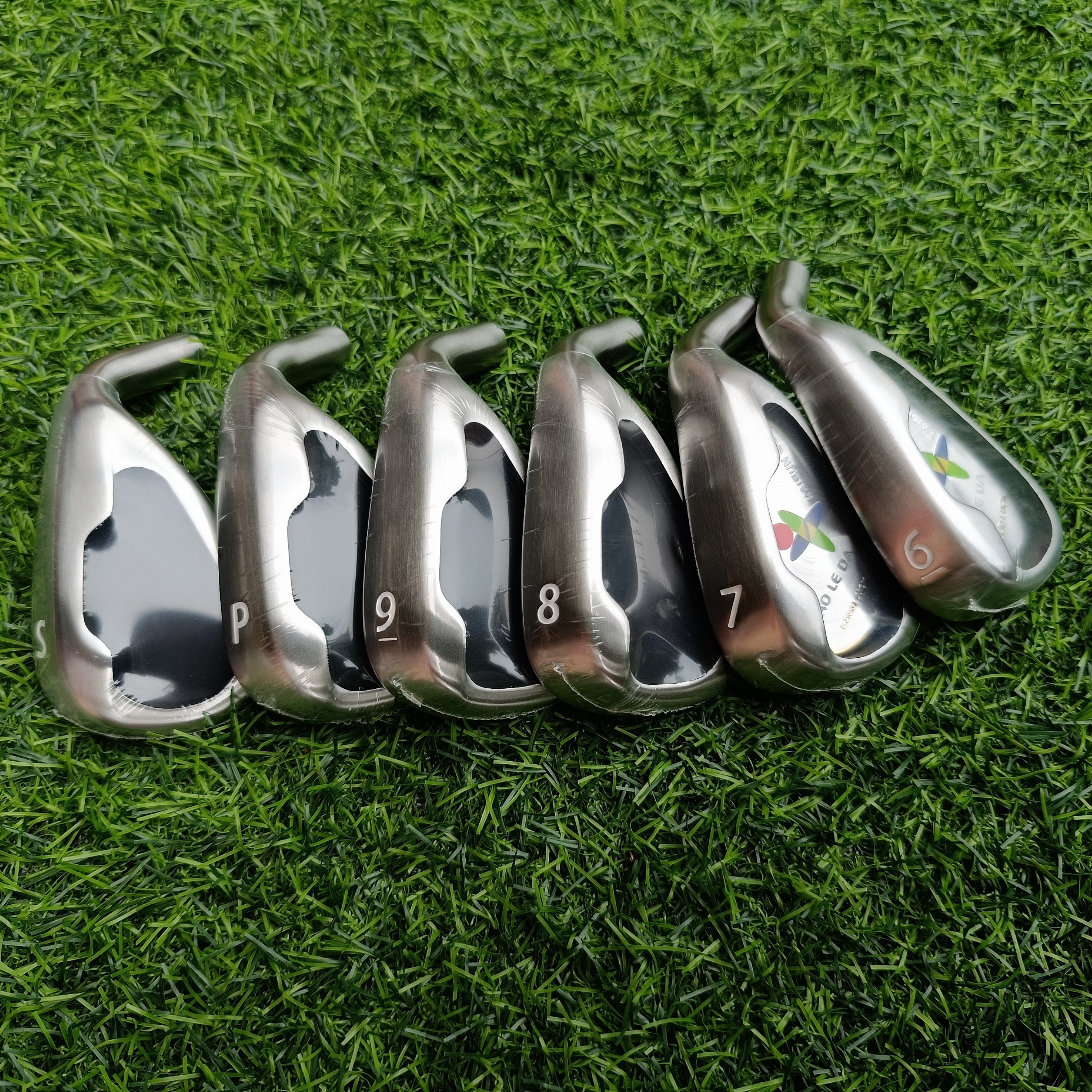 stainless golf iron , golf iron , golf irons , golf head , iron head