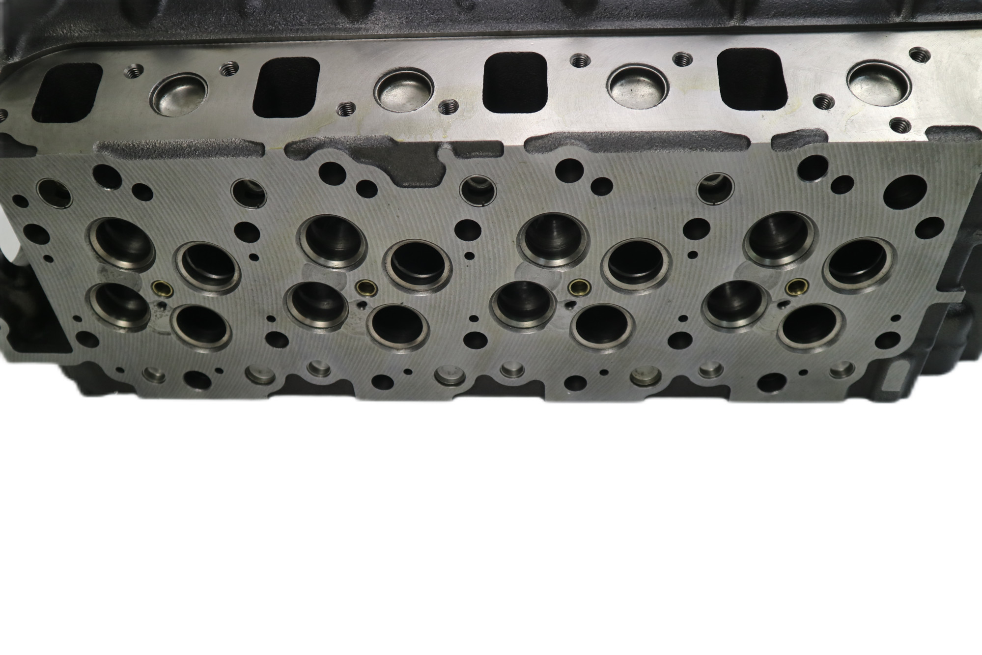 ISUZU 700P 4HK1 HEAD AS CYL 8980184540 8981706190 8980083636