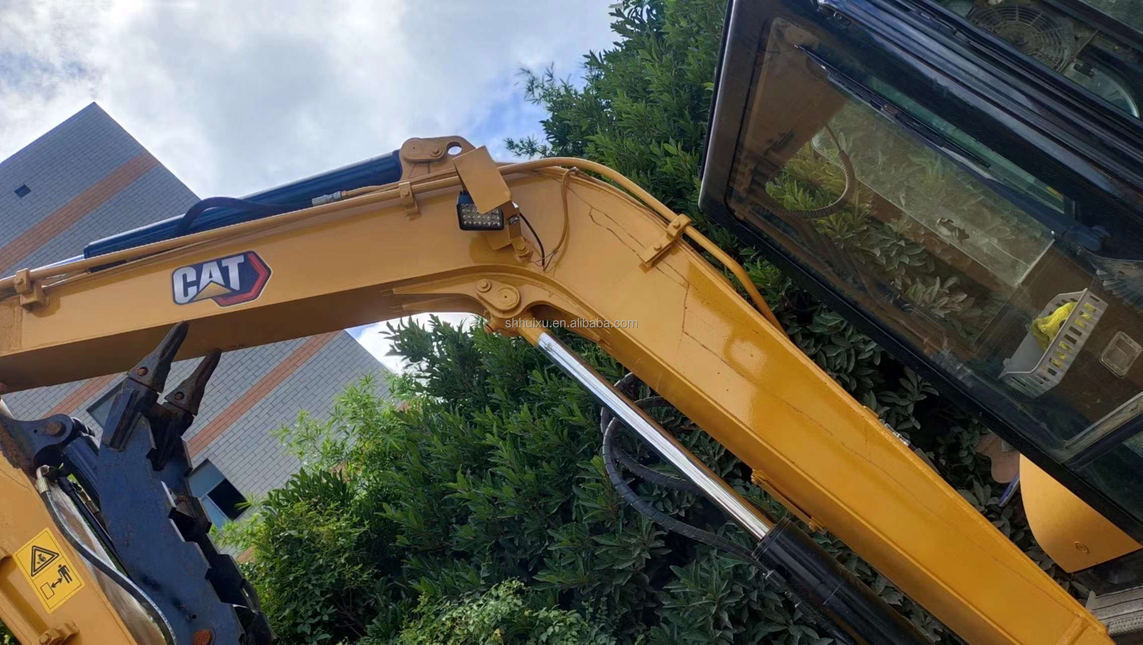 Used mini excavator CAT303 with driving cab hand earth digger China mini digger