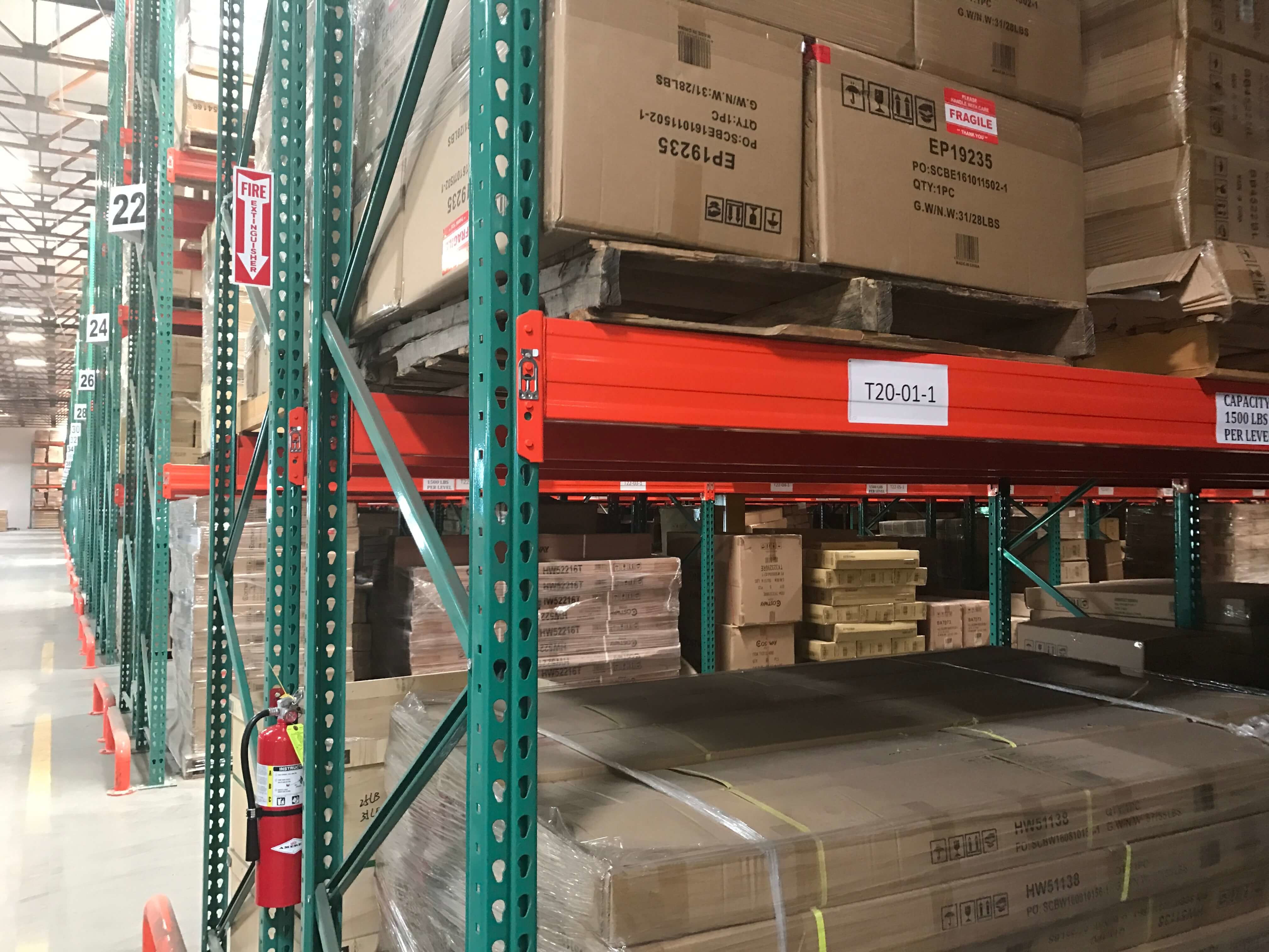 Compatible Cost-Effective Teardrop Pallet Racking System