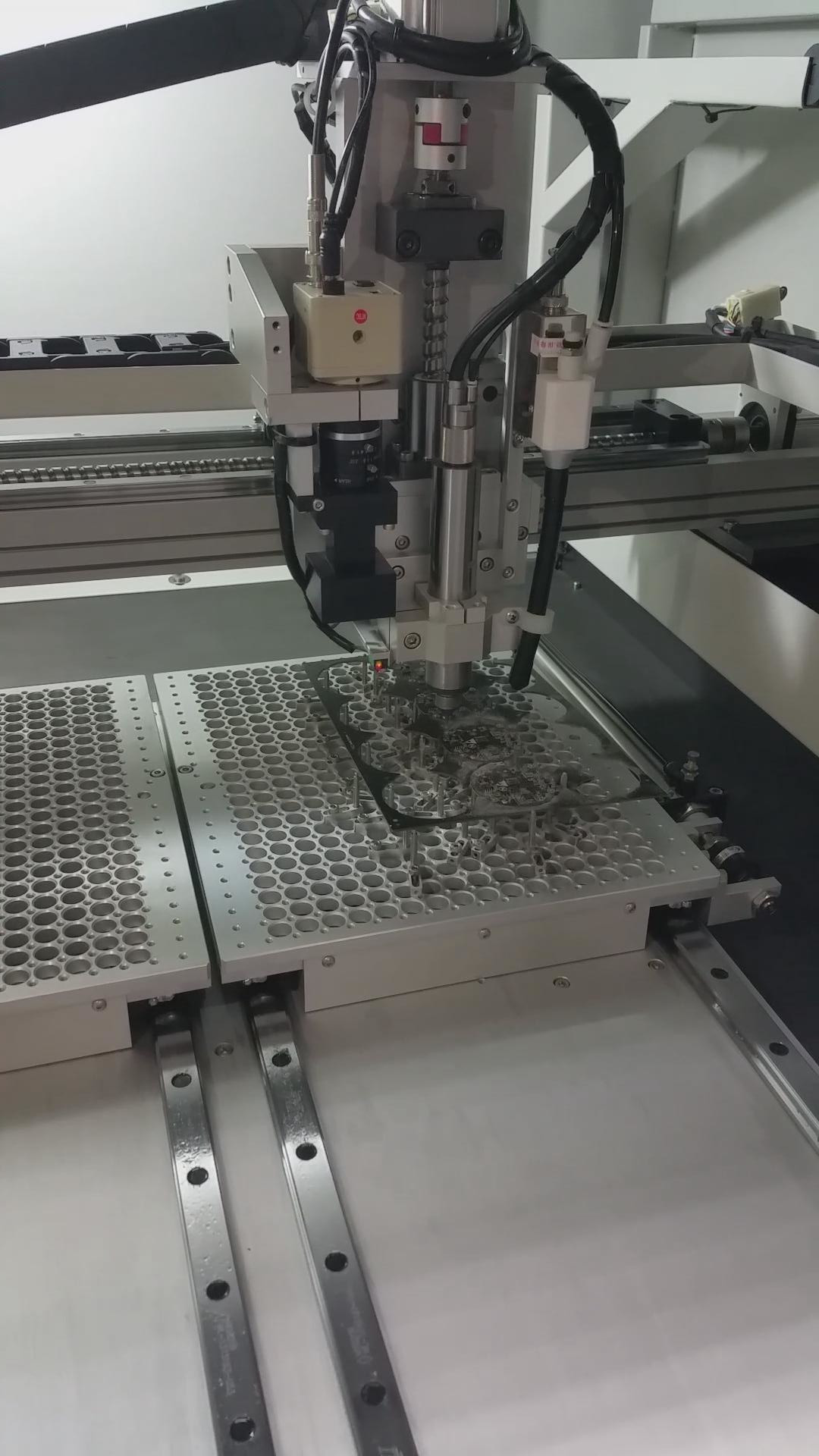 Single Phase PCB Depaneling Router Horizontal 100mm / S High Efficiency