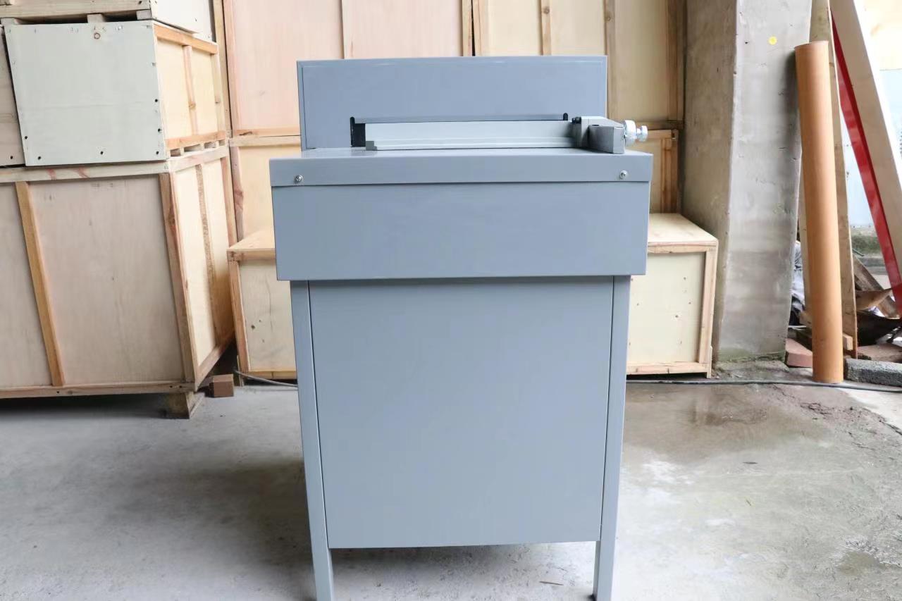 A3 Electric Paper Cutting Machine with 40mm Cutting Thickness and Auto Paper Push Way