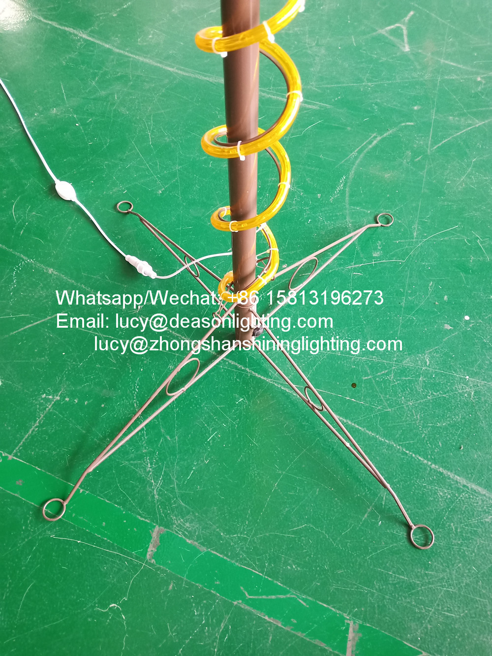 Led rope light palm tree