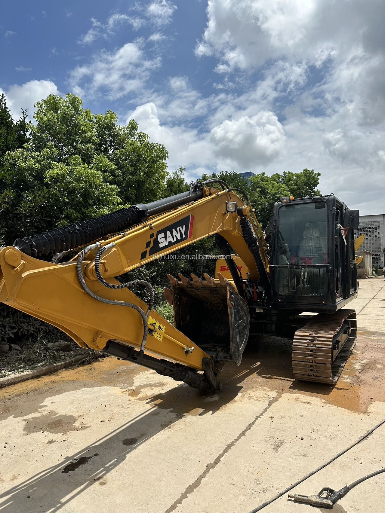 Chinese Excavator Sany 135 Used Sany Excavator 13 Ton Cummins Engine Yellow