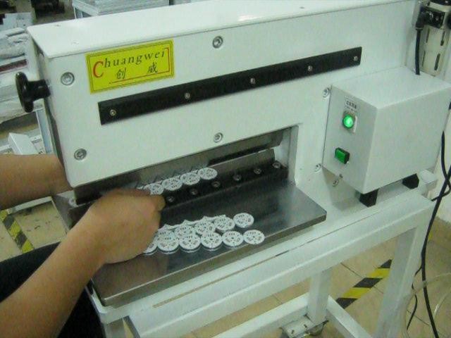 PCB Separator stress-free PCB depaneling 2.5mm Thick 0.6 Mpa Pneumatically Driven stress free