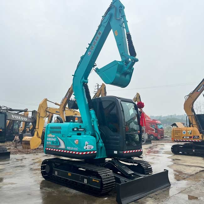 SK75 Crawl Excavator 0.4m3 Bucket Capacity Little Used Excavator Kobelco 0.7tons