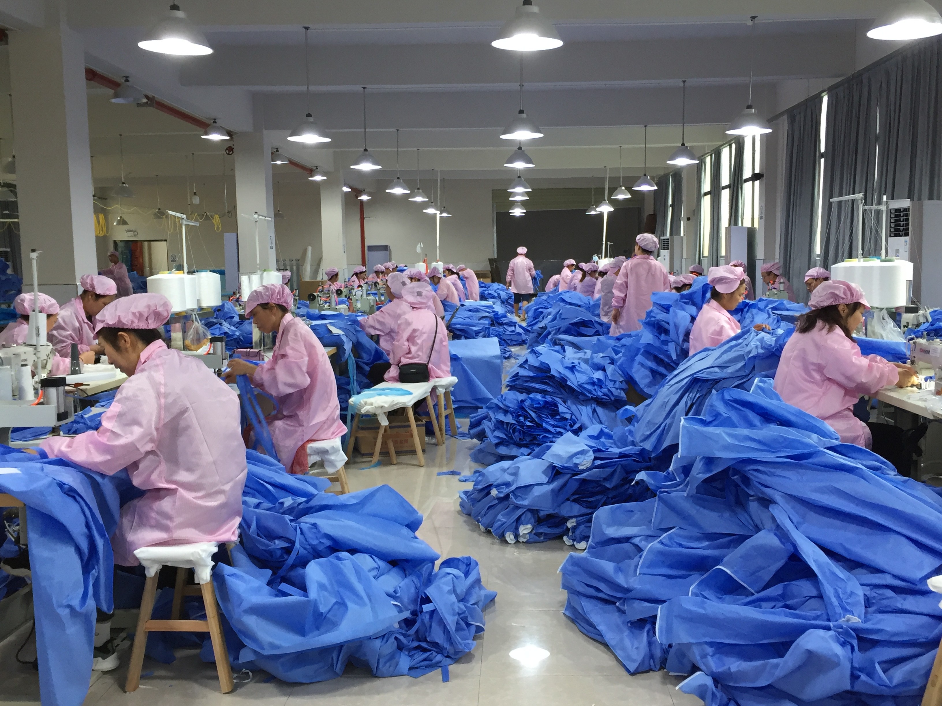 White Protective Eco-friendly Oilproof Disposable Plastic Aprons