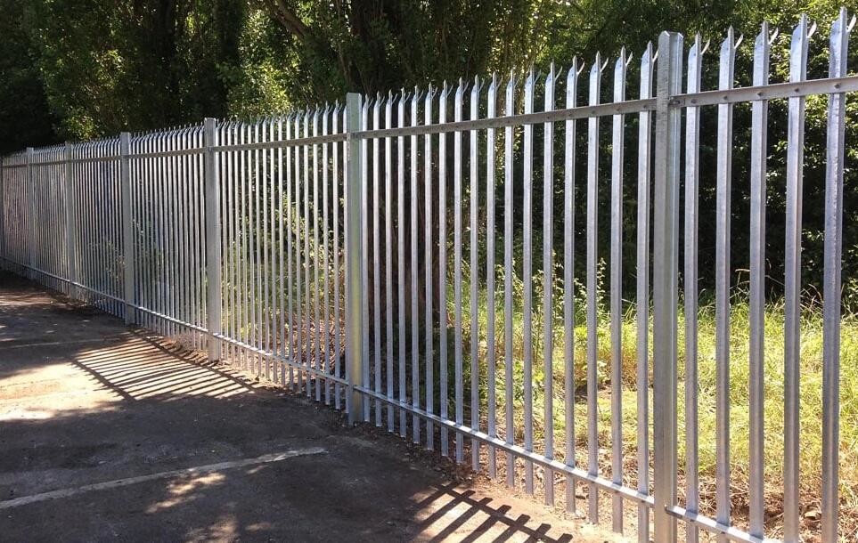 ISO9001 Polyester Powder Coated Steel Security Fence Panels Long Lifespan