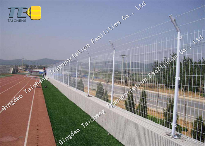 Recyclable Welded Wire Mesh Fence Hot Dipped Galvanized Salt Spray Resistance