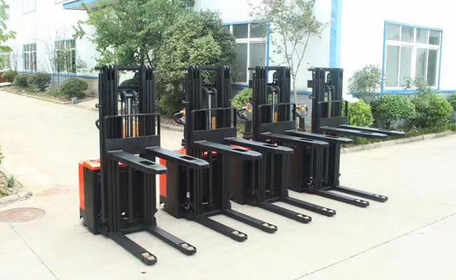 DC Drive Power Electric Pallet Jack Stacker For Narrow Site