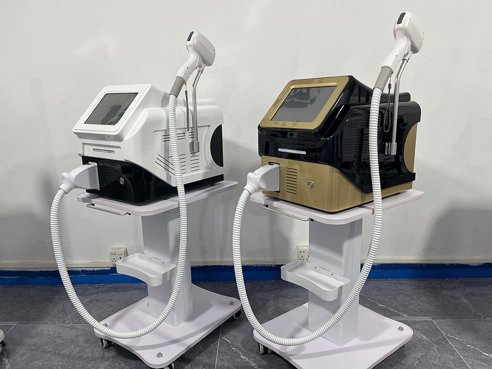 Professional Diode Laser Hair Removal Machine Triple Wavelength Cooling System Custom Logo