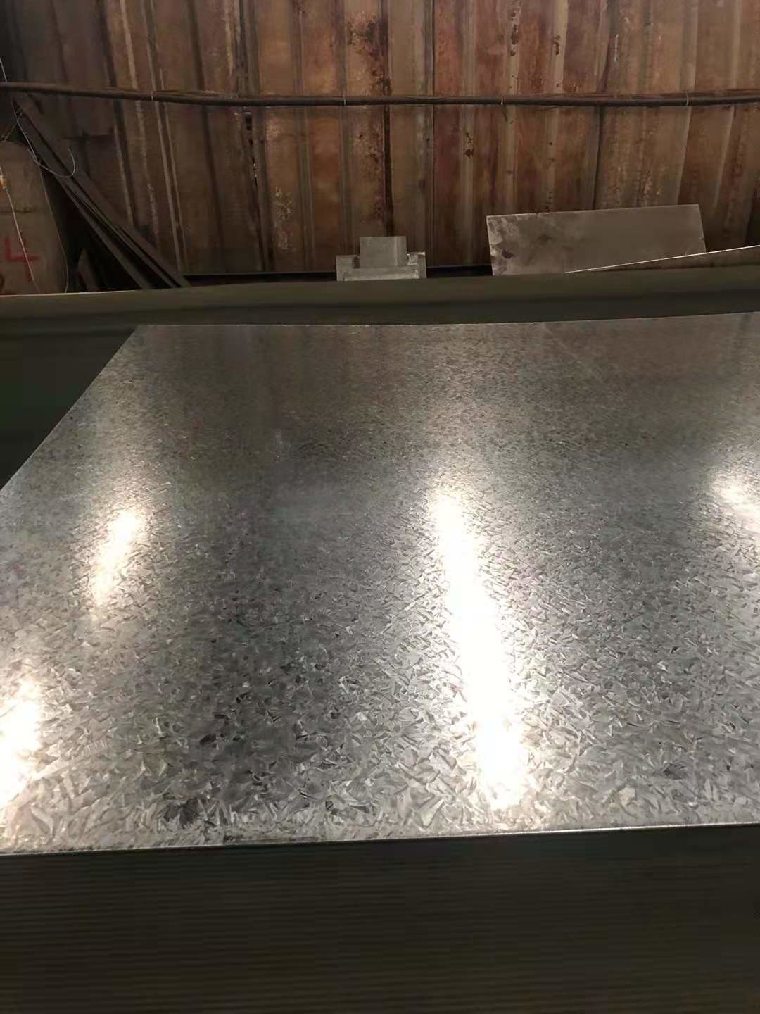 Hot Dipped Galvanized Steel Sheet DX51D Coated Z80 Z120 Z275 0.5-3.0mm Thickness Chromated and No Oiled
