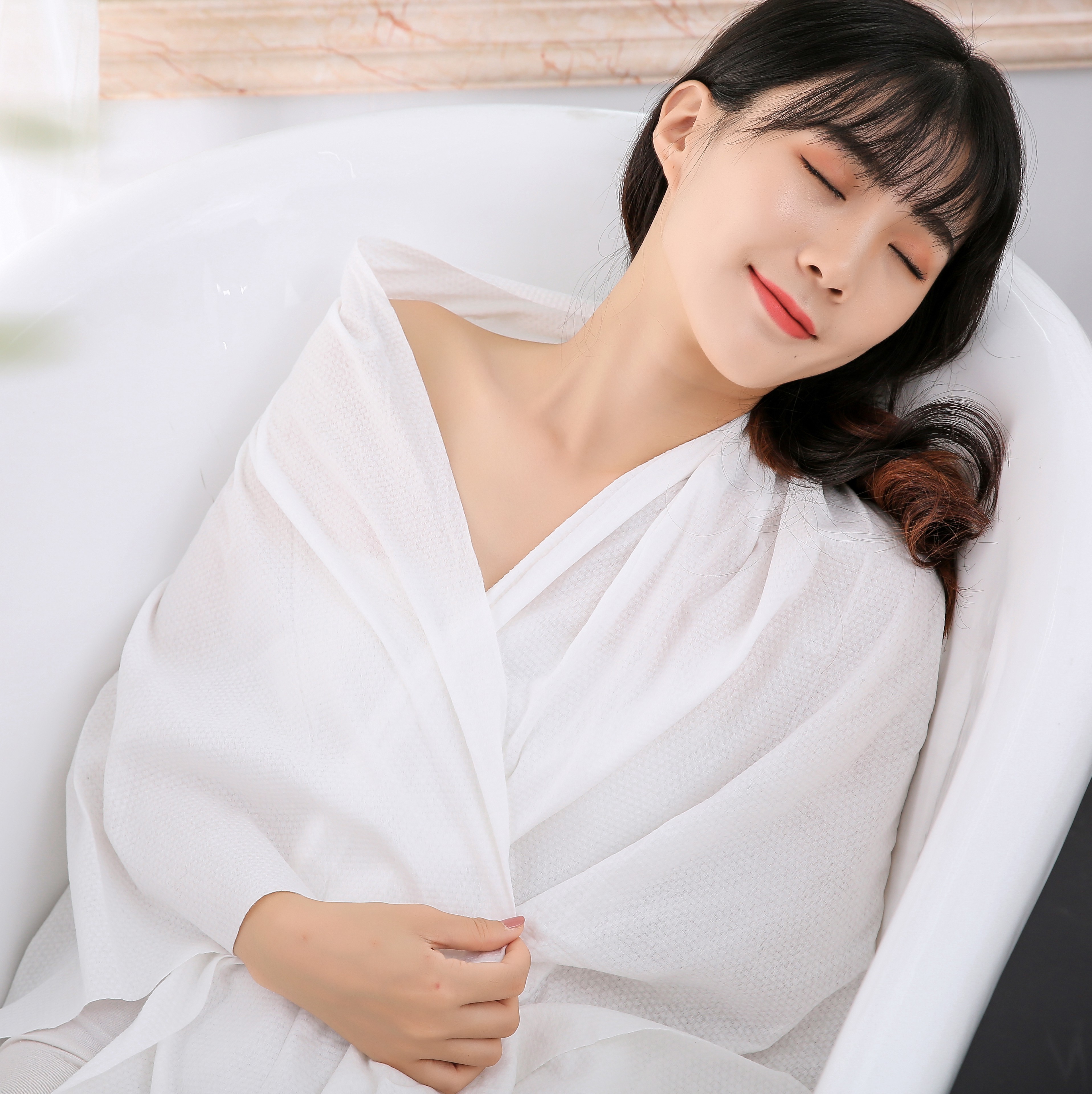 FDA 70 X 140cm One Pcs 75GSM Disposable Body Towels