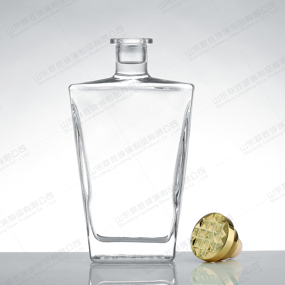 Hot Stamping Surface Handling Customized 500ml 750ml 700ml Glass Bottles for Beverage