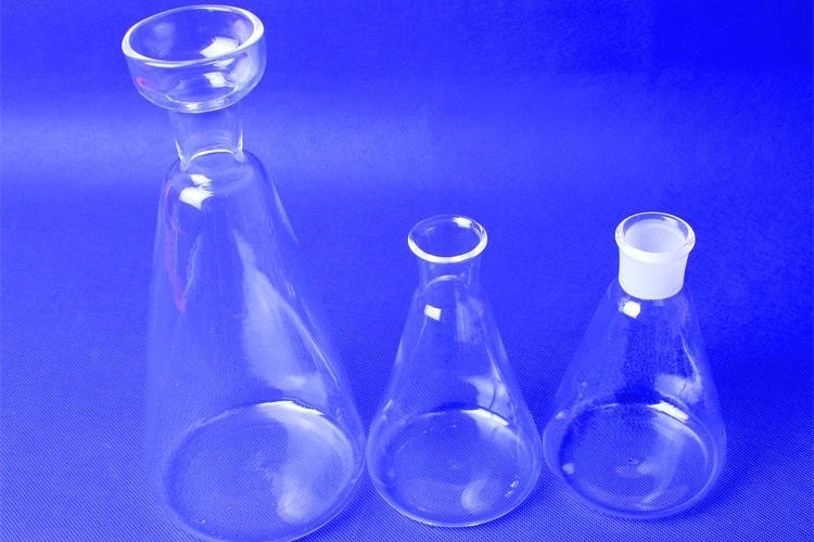 High Temperature Resistance Glassware Dimensional Stable Fused Silica Quartz Urn