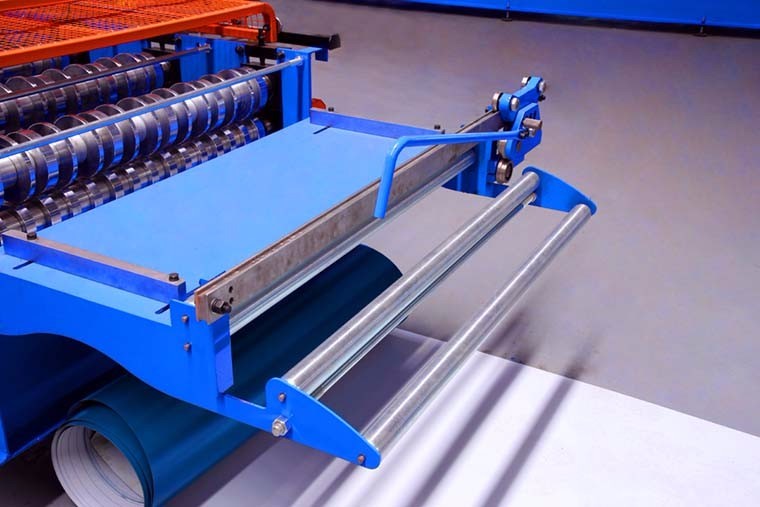 Thickness 0.75mm CRC Roof Panel Roll Forming Machine