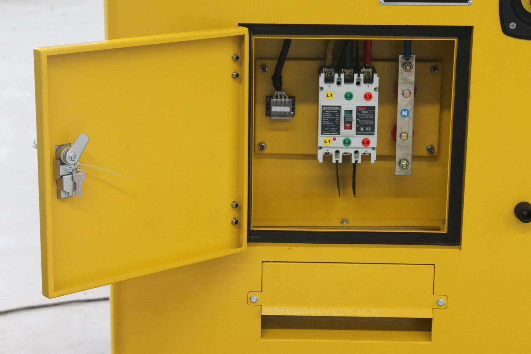 4BTA3.9-G11 70DB Automatic Silent Generator Set Cummins 120A