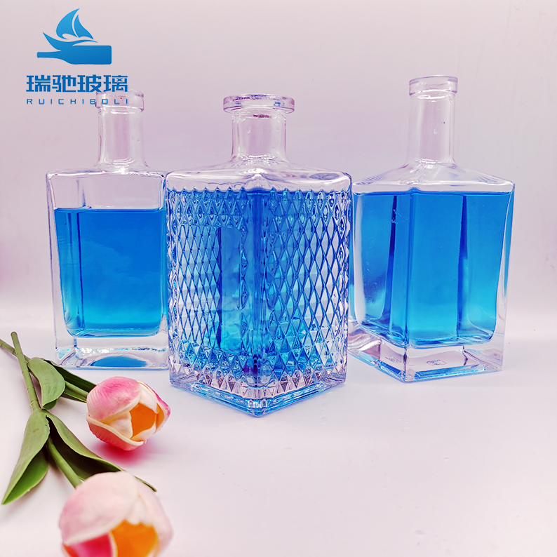 Offer for Square Empty Glass Bottles of Whiskey Vodka and Gin Customize Sealing Type