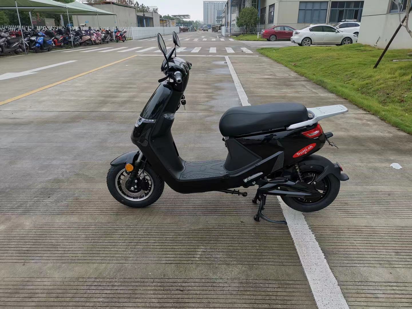 60V Electric Motorcycle Scooter Mini Sport Electric Moped Scooter Motorbike
