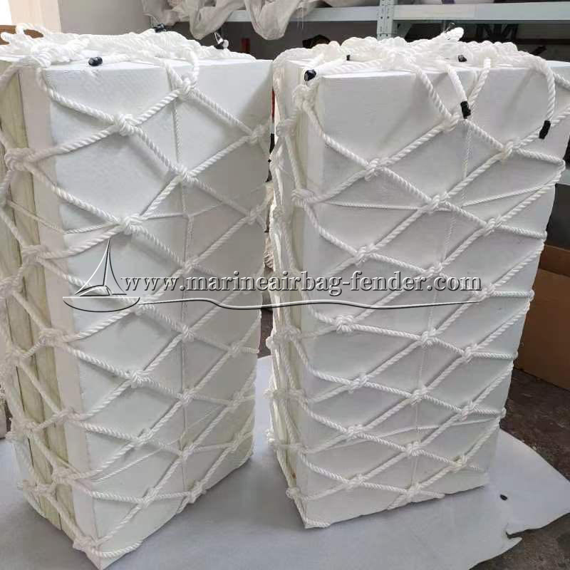 High Density Polyurethane Foam Fender 150%-300% Elongation Foam Filled Fenders