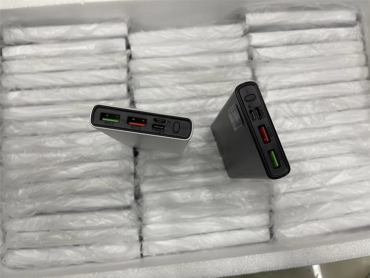 Outdoor Portable 10000mah PowerBank LED Display PD QC3.0 22.5W Fast Charge Slim Power Banks 10000mAh USB-C Charger for iphone 15