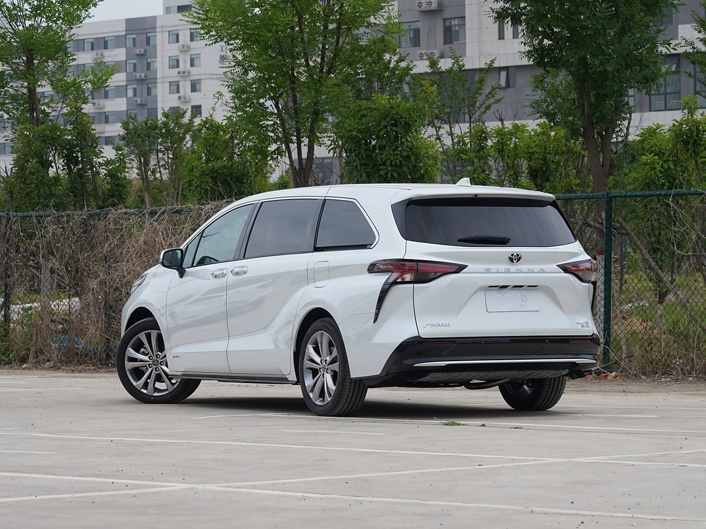 Toyota INNOVA Cars Left Hand Drive Mini For Sale Europe Hybrid And Petrol Cars